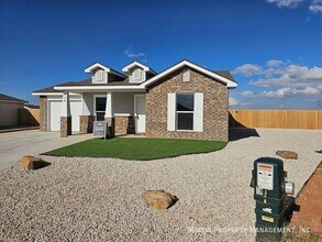 424 E 30th St in Wolfforth, TX - Building Photo - Building Photo