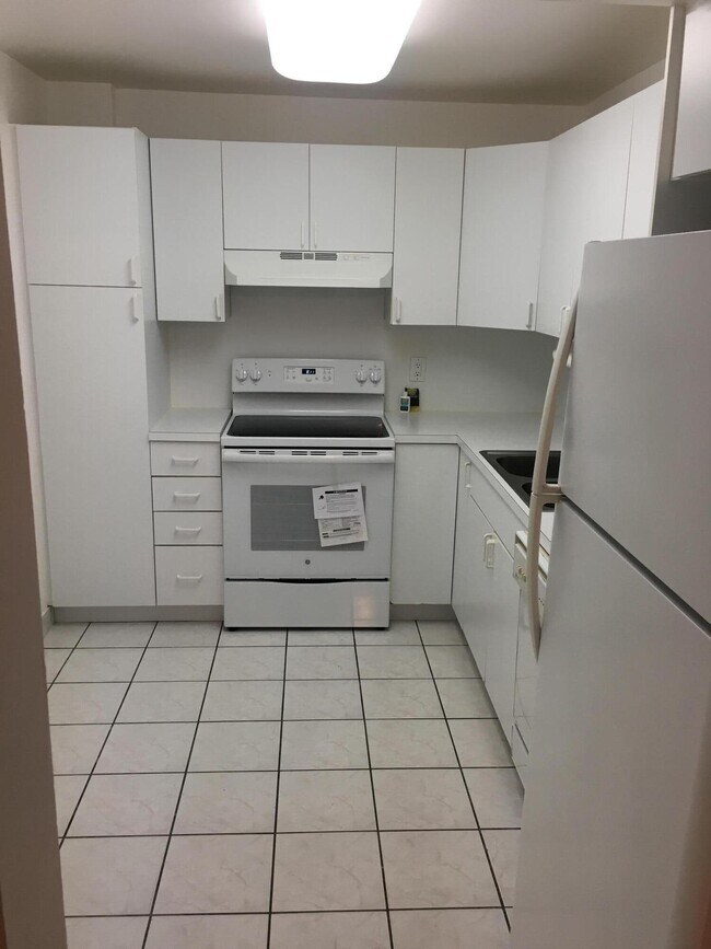 5280 NW 2nd Ave in Boca Raton, FL - Building Photo - Building Photo