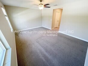 4461 Globe Thistle Dr in Tampa, FL - Building Photo - Building Photo