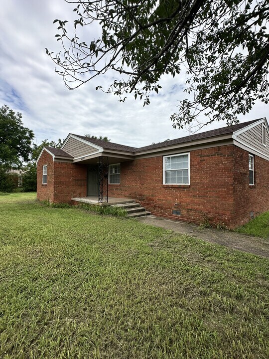 4309 Springlake Dr in Oklahoma City, OK - Building Photo