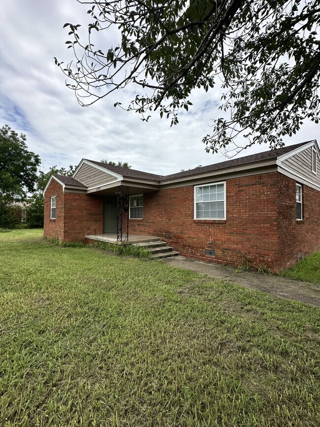 property at 4309 Springlake Dr