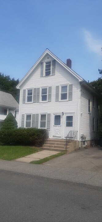 12 Philbrick St-Unit -2 in Norwood, MA - Building Photo