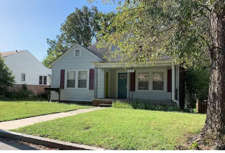 210 Edward St, Unit Apartment 2 in Durham, NC - Building Photo