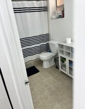 13100 SW 92nd Ave, Unit 216 in Miami, FL - Foto de edificio - Building Photo