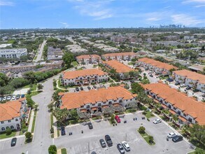 3529 NW 29th Pl in Lauderdale Lakes, FL - Building Photo - Building Photo