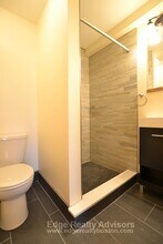 34 Bentley St, Unit 1 in Boston, MA - Foto de edificio - Building Photo