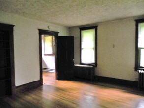 360 S College Ave in Bluefield, VA - Building Photo - Interior Photo