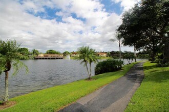 4933 Sable Pine Cir in West Palm Beach, FL - Building Photo - Building Photo