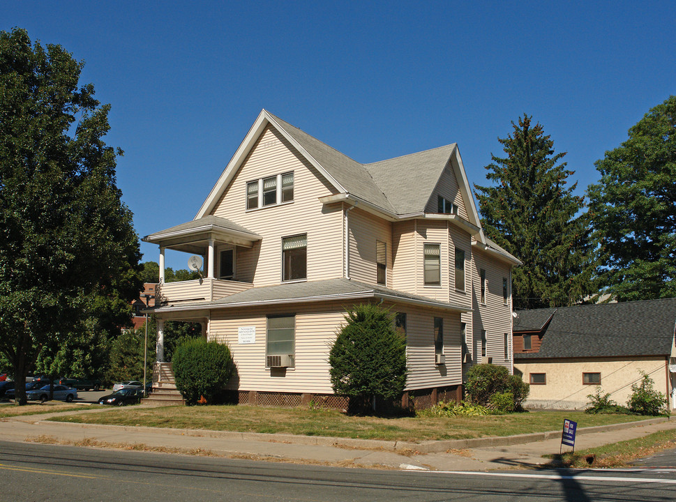 197-199 Queen St in Bristol, CT - Building Photo