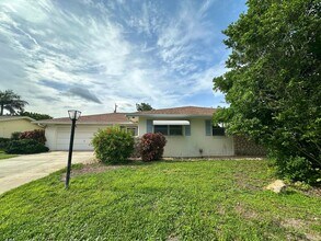 443 Monterey Ave in Cape Coral, FL - Building Photo - Building Photo