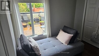 4 Thorburn Private in Ottawa, ON - Building Photo - Building Photo
