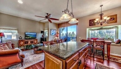 364 Quaking Aspen Ln in Stateline, NV - Building Photo - Building Photo