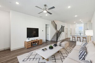 7135 Buchanan Dr in Grand Prairie, TX - Building Photo