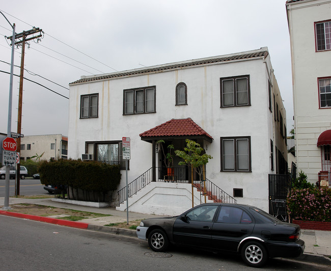 338 N Heliotrope Dr in Los Angeles, CA - Building Photo - Building Photo