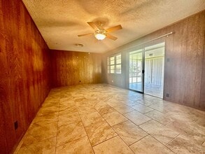104 Oakview Dr in Kerrville, TX - Building Photo - Building Photo