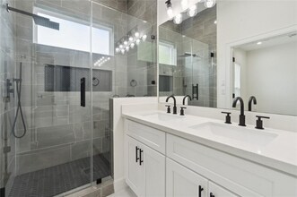 6423 New York St-Unit -B in Houston, TX - Building Photo - Building Photo
