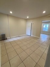 214 S 11th St in Newark, NJ - Foto de edificio - Building Photo