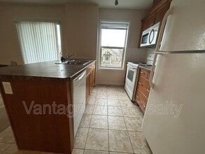 598-598 Sutherland Ave in Kelowna, BC - Building Photo - Building Photo