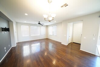 28955 Buena Vista Ct in Santa Clarita, CA - Building Photo - Building Photo