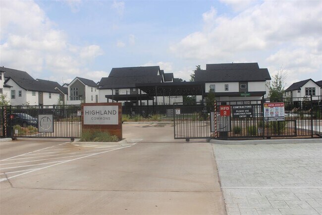 1204 Highland Vineyard Ln in Houston, TX - Foto de edificio - Building Photo