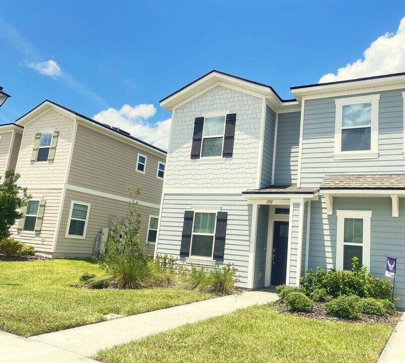 297 Annies Pl in Jacksonville, FL - Building Photo