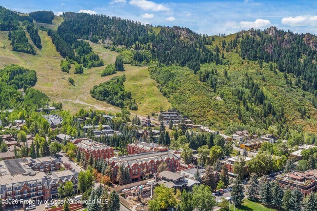 731 S Mill St in Aspen, CO - Building Photo - Building Photo