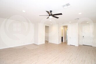 3432 E Dakota Dr in San Tan Valley, AZ - Foto de edificio - Building Photo