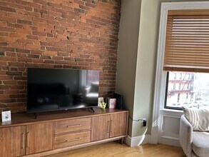 547 Columbus Ave, Unit 3F in Boston, MA - Foto de edificio - Building Photo
