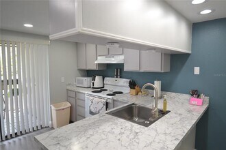 284 Woodlake Wynde in Oldsmar, FL - Building Photo - Building Photo