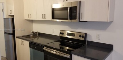1035 Euclid Ave in Miami Beach, FL - Building Photo - Building Photo