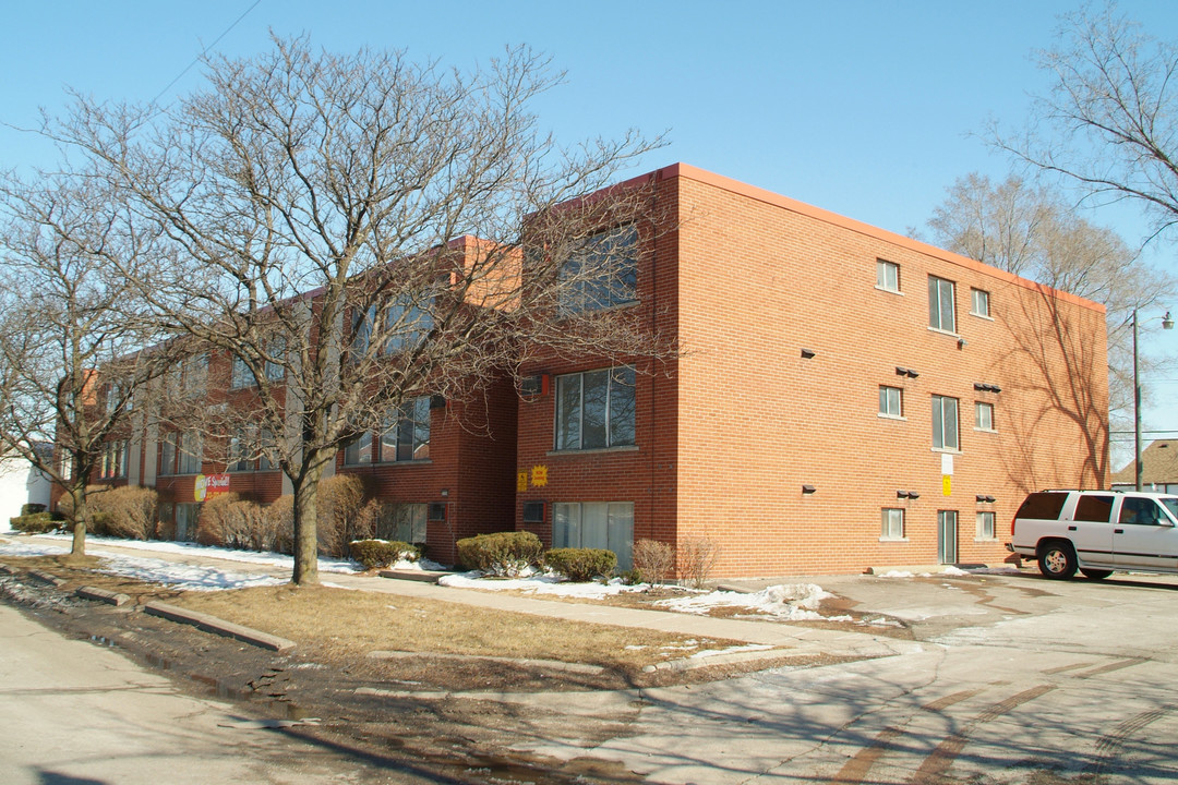 Stevens Apartments in Detroit, MI - Building Photo