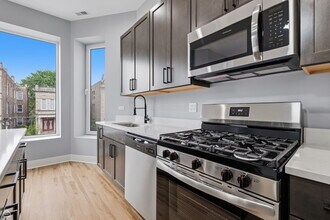 1544 S Sawyer Ave in Chicago, IL - Building Photo - Building Photo