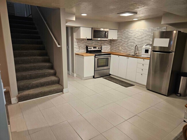 property at 3151 S Green St