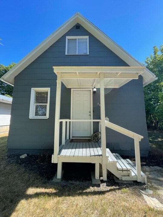 385 7th Ave E N in Kalispell, MT - Building Photo