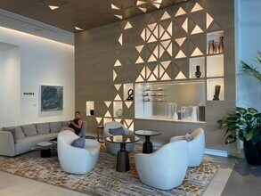 987 Queen St, Unit 2508 in Honolulu, HI - Building Photo - Building Photo