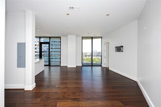 1409 Post Oak Blvd in Houston, TX - Building Photo - Building Photo