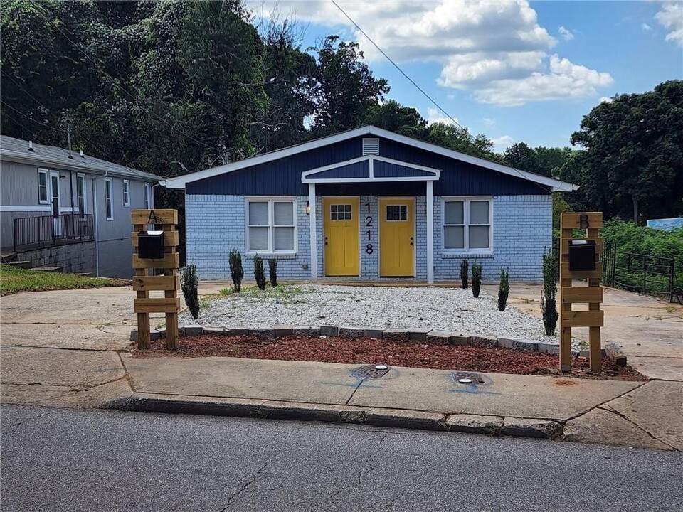 1218 Hightower Rd NW in Atlanta, GA - Building Photo