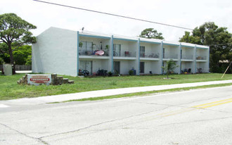 River Breeze Apartments in Melbourne, FL - Building Photo