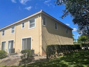6301 Landings Terrace in Tamarac, FL - Building Photo - Building Photo
