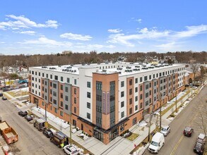 416 Highland Ave in Orange, NJ - Foto de edificio - Building Photo