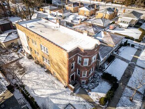 3927 Kirk St in Skokie, IL - Building Photo - Building Photo