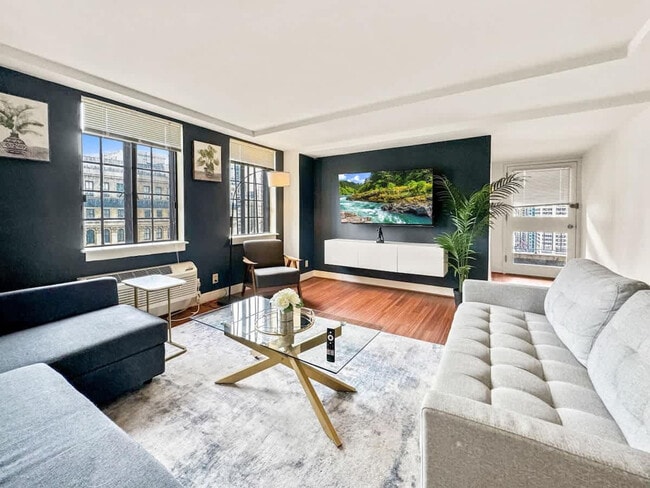 111-23 N 15th St in Philadelphia, PA - Foto de edificio - Building Photo