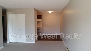 235 Husch Rd in Kelowna, BC - Building Photo - Building Photo