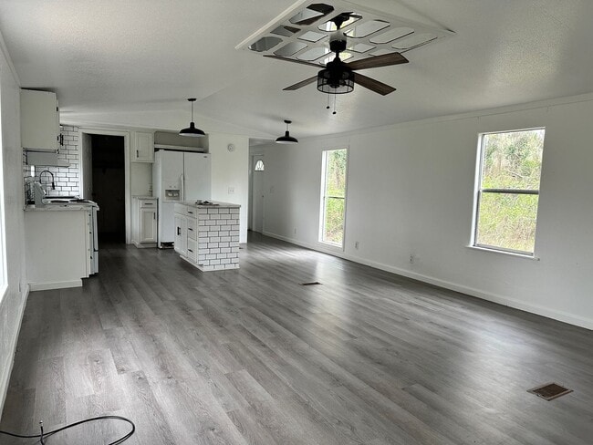 17756 FM 1252 W in Winona, TX - Building Photo - Building Photo