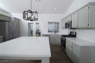 248 Misty Garden St in Henderson, NV - Building Photo - Building Photo