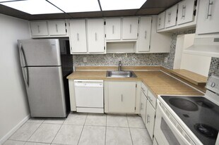 4354 NW 9th Ave in Pompano Beach, FL - Building Photo