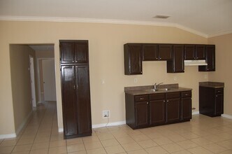 5318 Hermosillo St in Laredo, TX - Building Photo - Building Photo