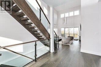 107 Sladden Ct in Blue Mountains, ON - Building Photo - Building Photo