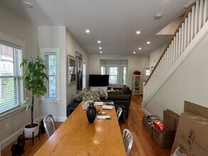 47 Wallace St in Somerville, MA - Foto de edificio - Building Photo
