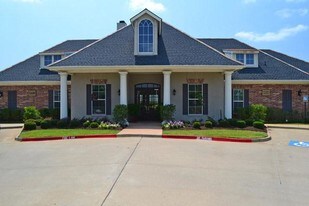 Shreveport Luxury Apartments For Rent La Village At Westlake Apartments